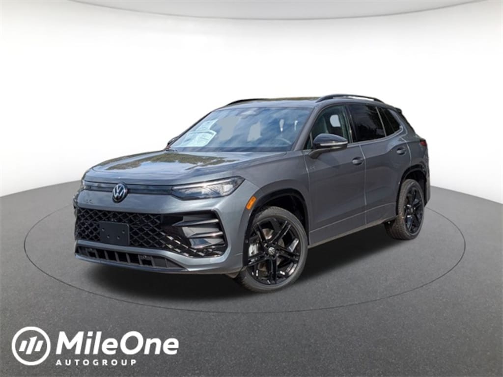 New 2025 Volkswagen Tiguan 2.0T SE R-Line Black SUV