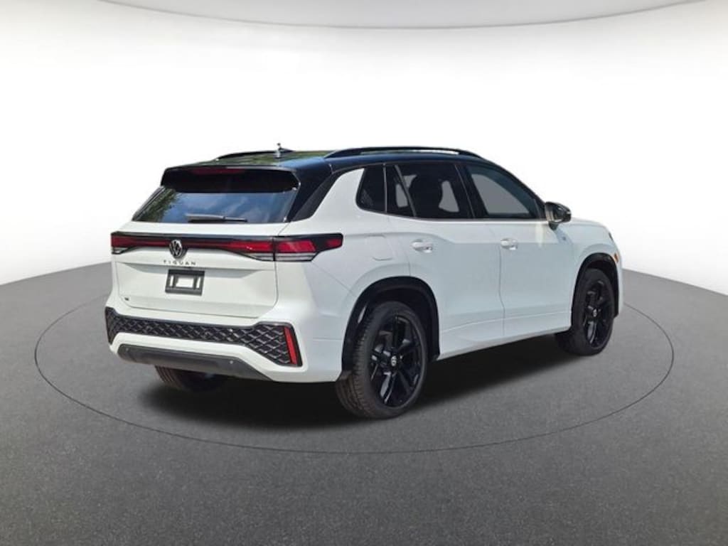 New 2026 Volkswagen Tiguan SE R-Line Black SUV