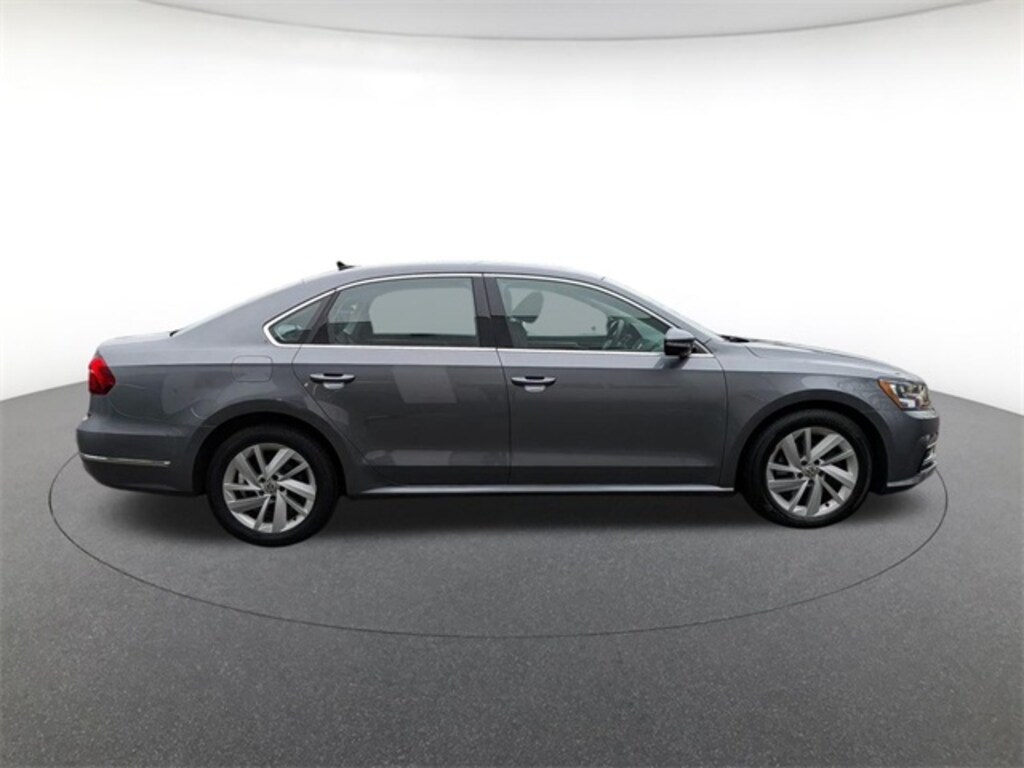 Used 2018 Volkswagen Passat 2.0T SE Sedan