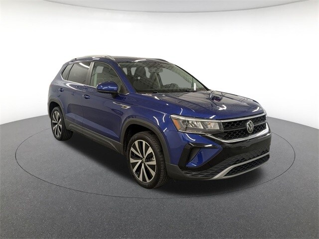 2022 Volkswagen Taos SE photo 3