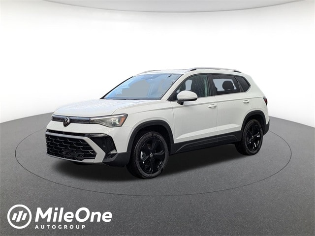 2025 Volkswagen Taos SEL's photo