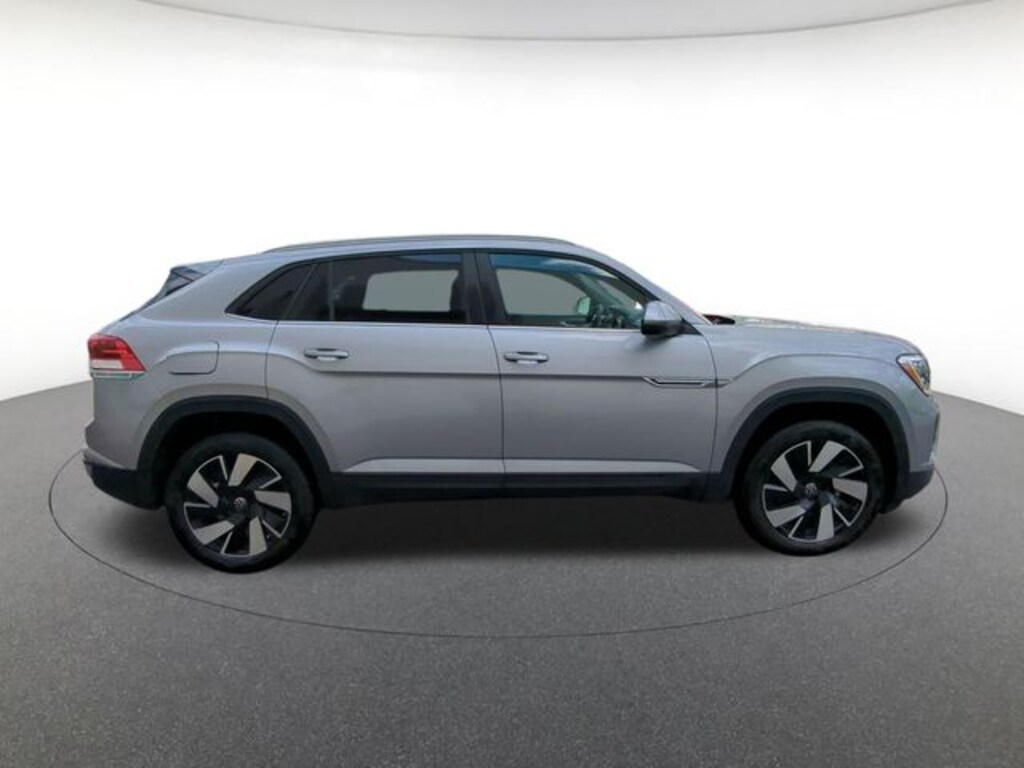 Used 2025 Volkswagen Atlas Cross Sport 2.0T SE w/Technology SUV