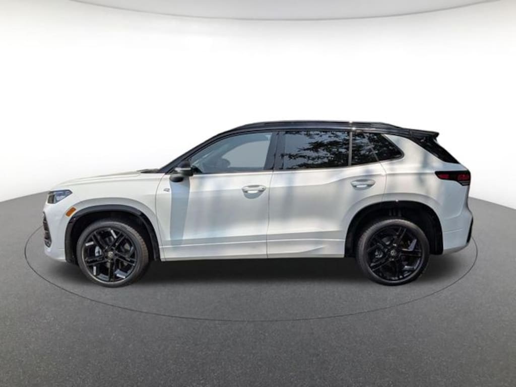 New 2026 Volkswagen Tiguan SE R-Line Black SUV