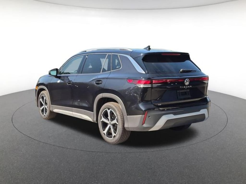 New 2026 Volkswagen Tiguan SE SUV