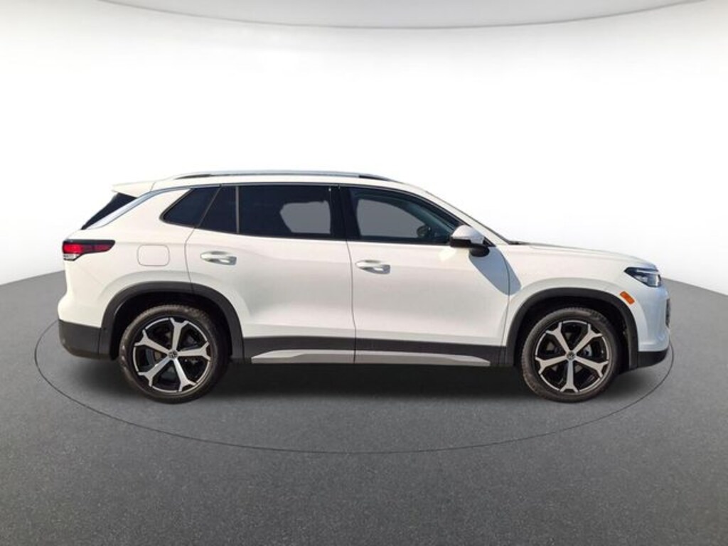 New 2026 Volkswagen Tiguan SE SUV