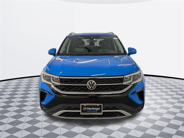 2022 Volkswagen Taos SEL photo 2