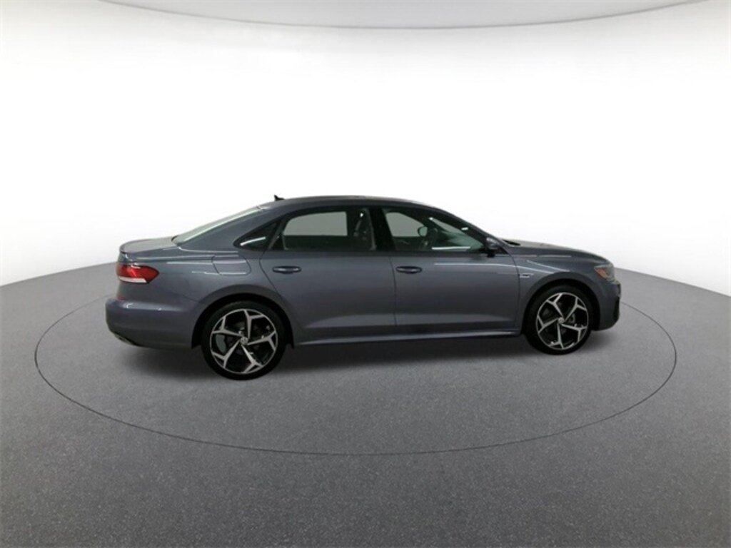 Used 2022 Volkswagen Passat 2.0T R-Line Sedan