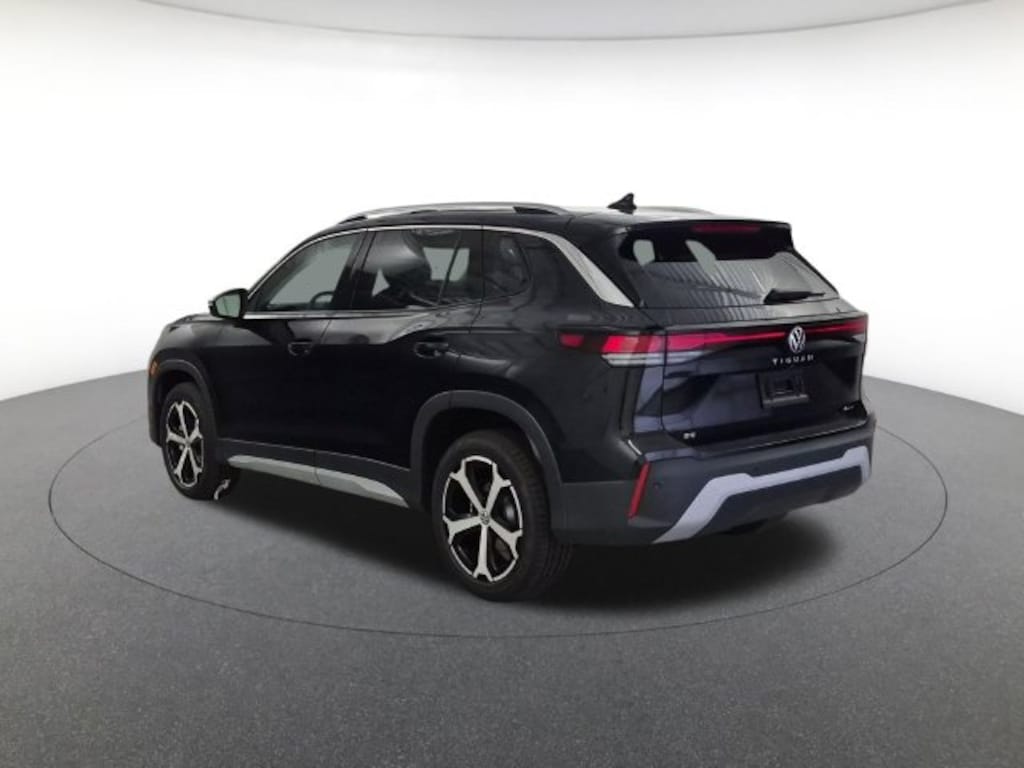New 2026 Volkswagen Tiguan SE SUV
