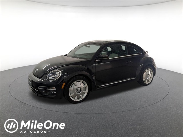 2019 Volkswagen Beetle SE's photo