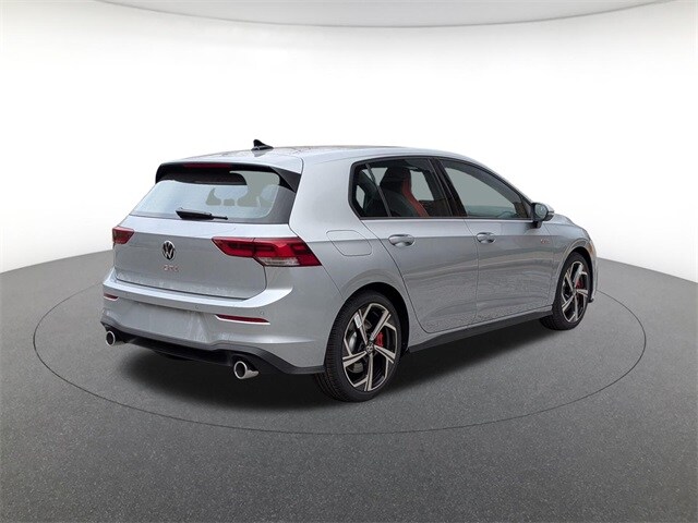 2026 Volkswagen Golf GTI SE photo 4