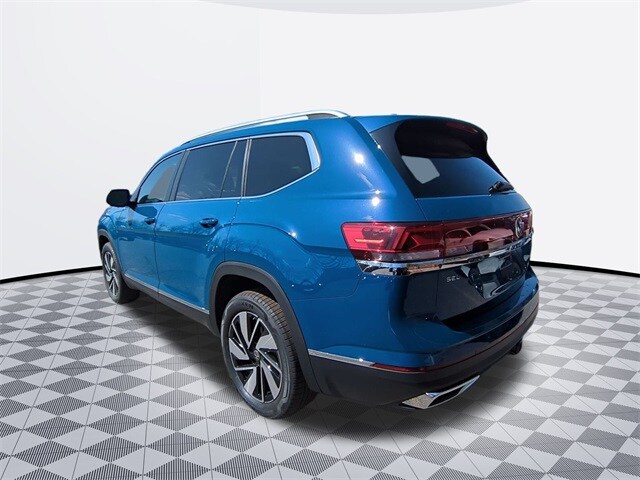 2025 Volkswagen Atlas SEL Premium R-Line photo 3