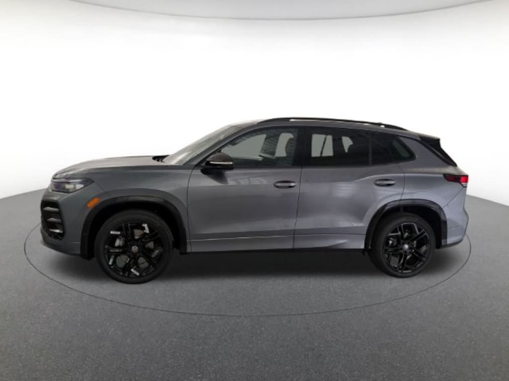 New 2026 Volkswagen Tiguan SE R-Line Black SUV