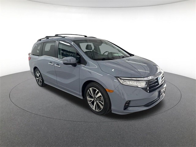2024 Honda Odyssey Touring photo 3