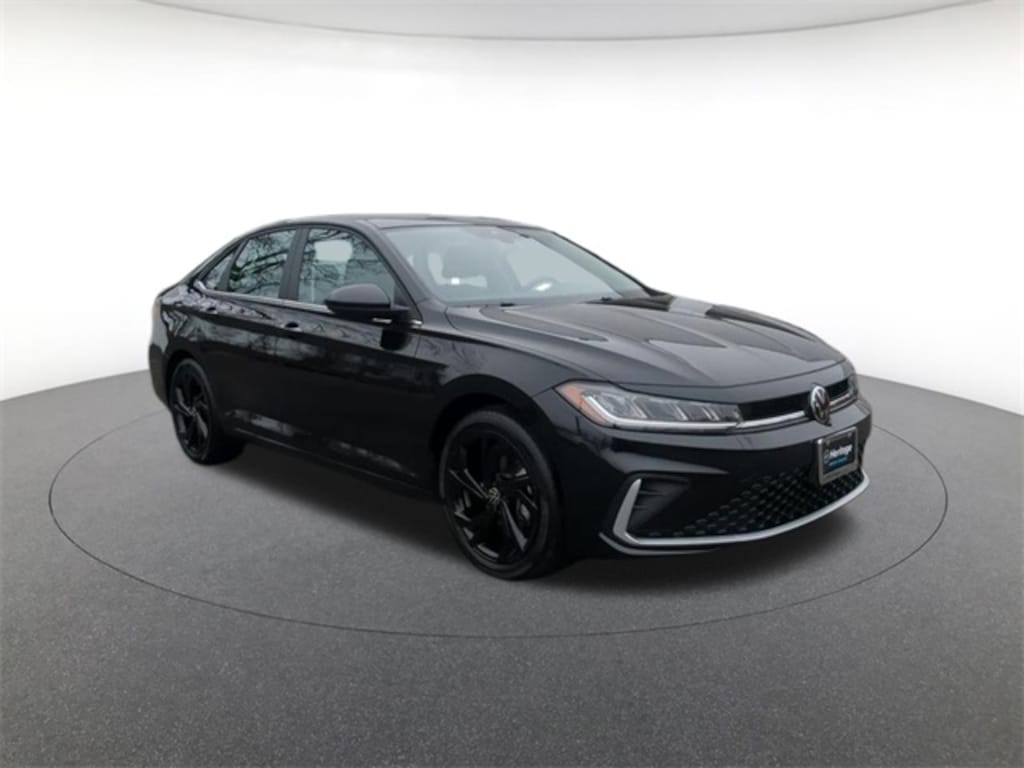 Used 2025 Volkswagen Jetta 1.5T SE Sedan