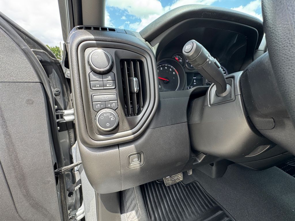 2023 Chevrolet Silverado 1500 Custom - Photo 25