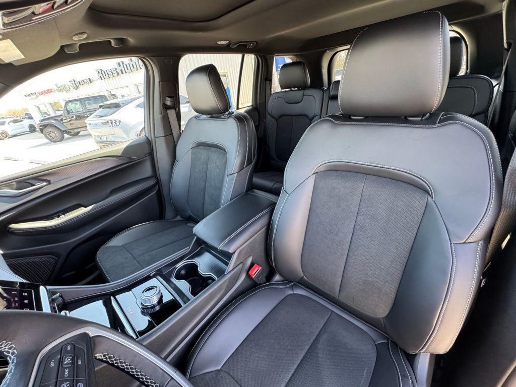 2025 Jeep Grand Cherokee Altitude - Photo 18