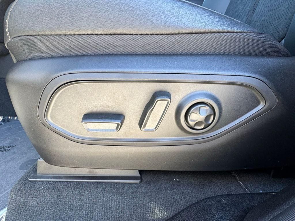 2025 Jeep Grand Cherokee Altitude - Photo 19