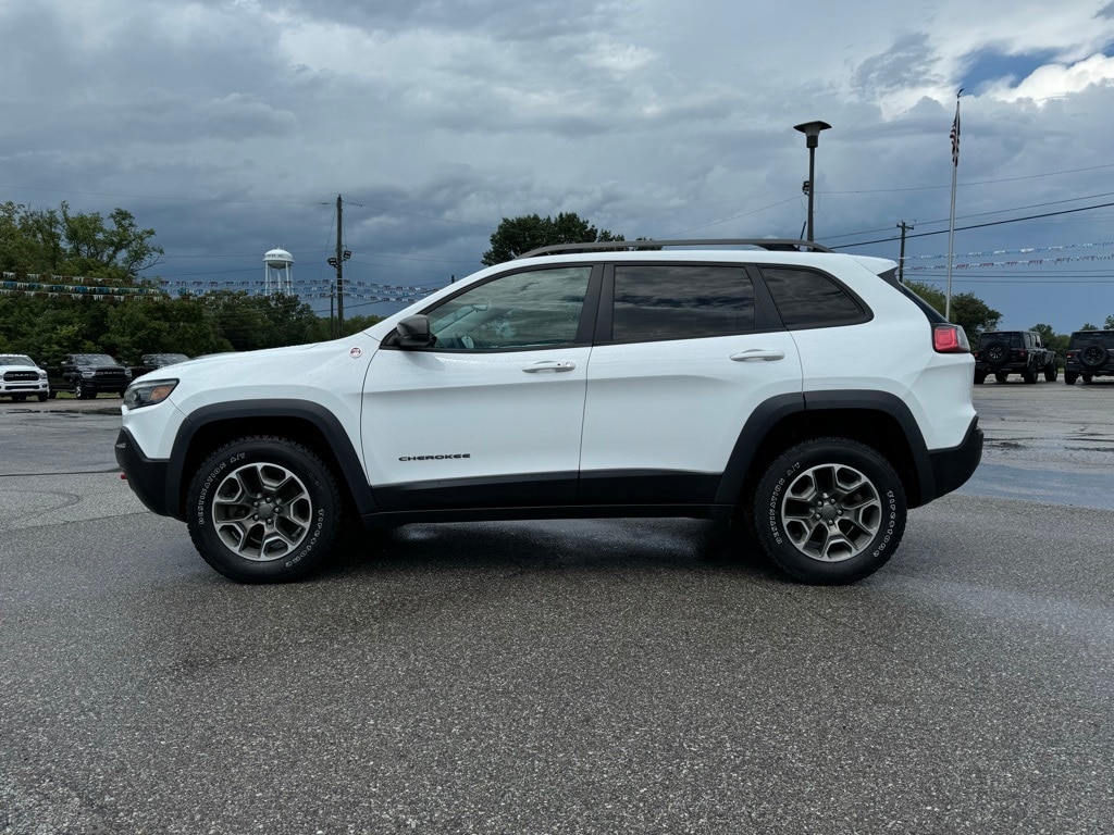 Used 2020 Jeep Cherokee Trailhawk with VIN 1C4PJMBXXLD564877 for sale in North Vernon, IN