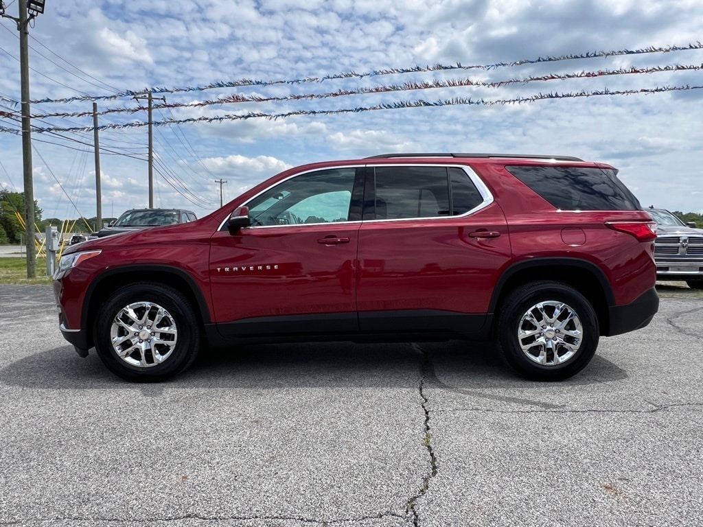 Used 2021 Chevrolet Traverse 1LT with VIN 1GNEVGKW3MJ238742 for sale in North Vernon, IN