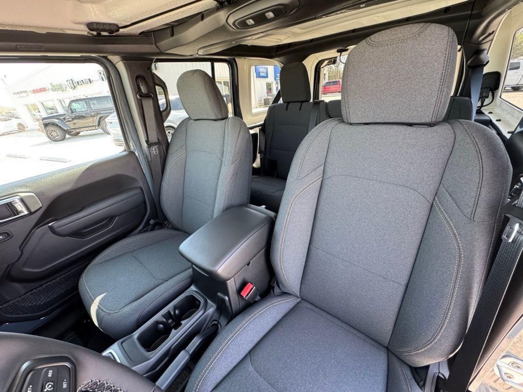2025 Jeep Wrangler 4-Door Sport S - Photo 19