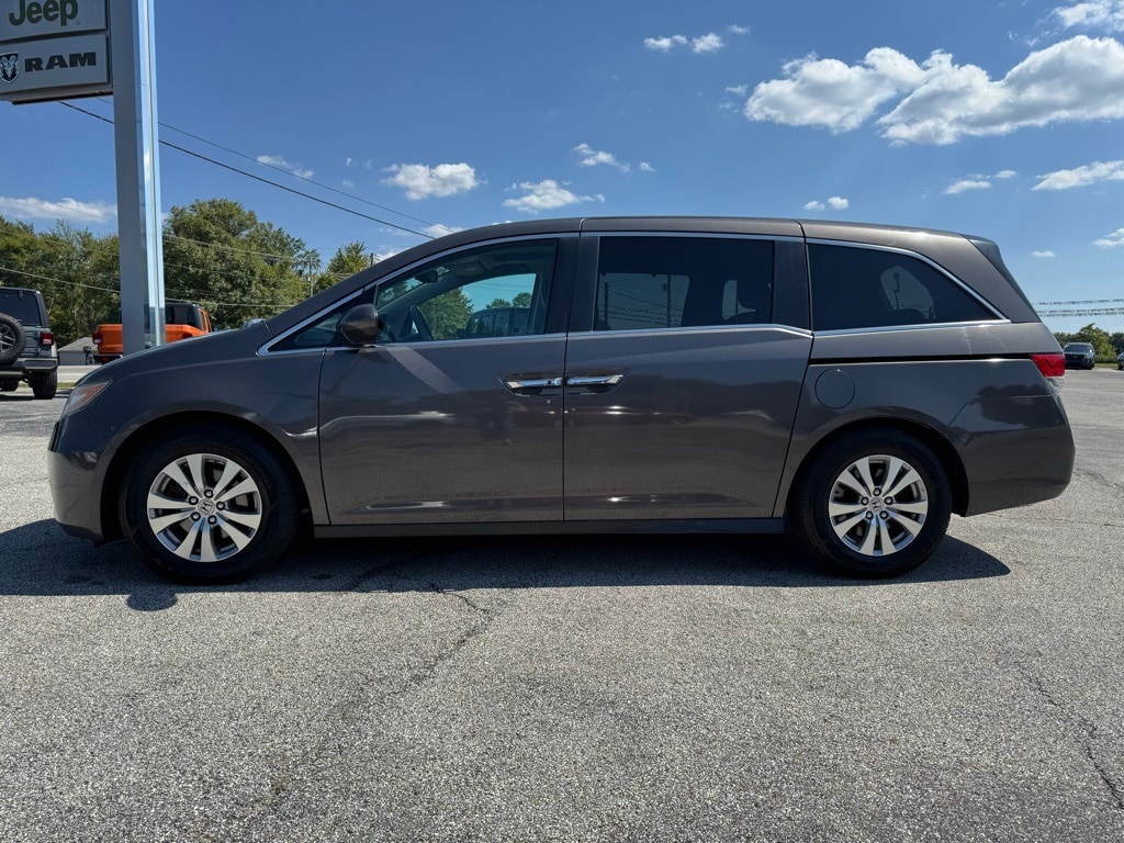 Used 2017 Honda Odyssey EX-L with VIN 5FNRL5H60HB013039 for sale in North Vernon, IN