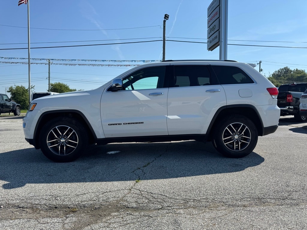 Used 2017 Jeep Grand Cherokee Limited with VIN 1C4RJFBG4HC835630 for sale in North Vernon, IN