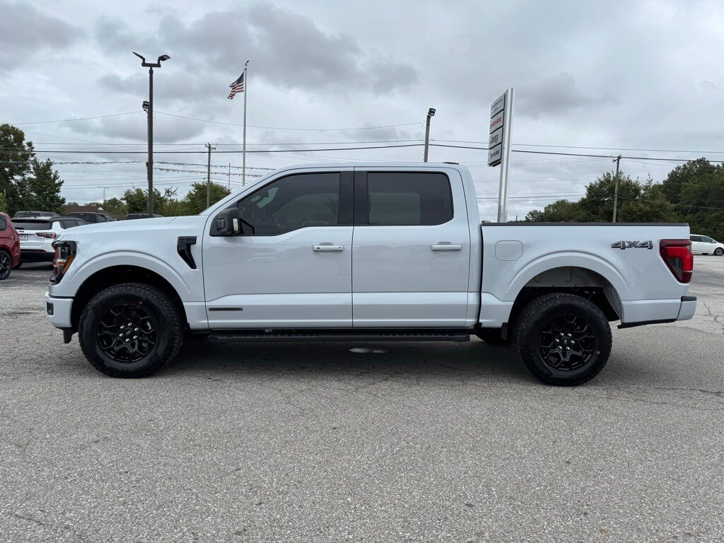 2025 Ford F-150 XLT photo 2