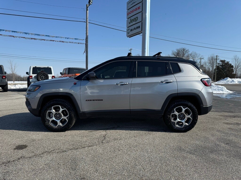 Used 2022 Jeep Compass Trailhawk with VIN 3C4NJDDB5NT148273 for sale in North Vernon, IN