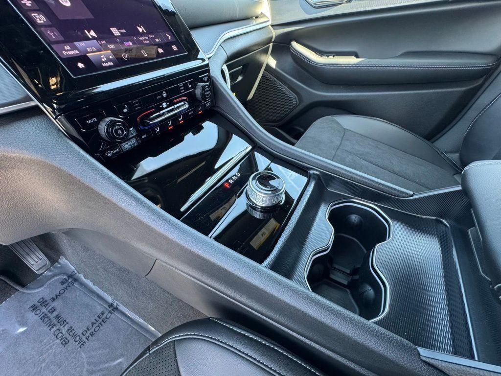 2025 Jeep Grand Cherokee Altitude - Photo 28