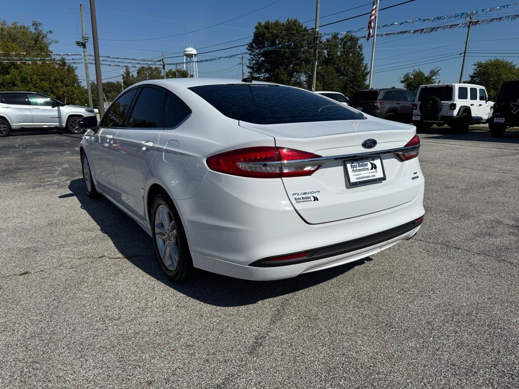 2018 Ford Fusion SE photo 2