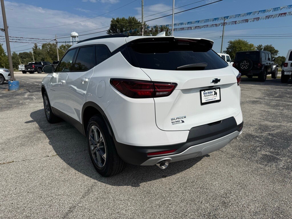 2023 Chevrolet Blazer 2LT photo 2