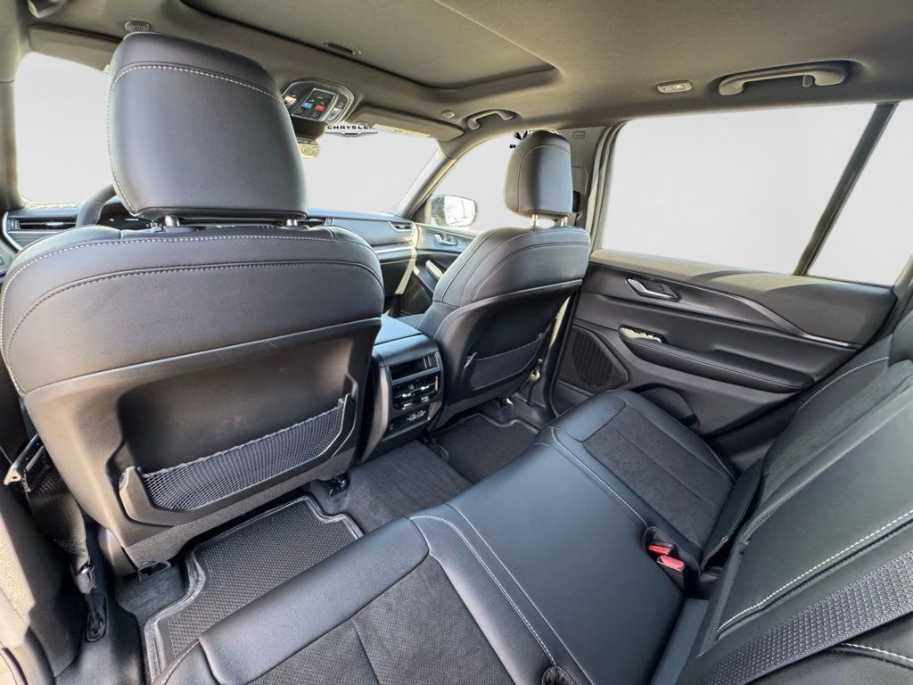 2025 Jeep Grand Cherokee Altitude - Photo 14