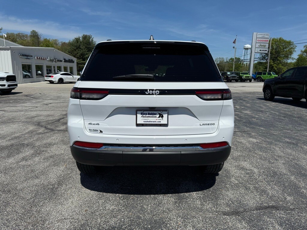 2025 Jeep Grand Cherokee Laredo photo 4