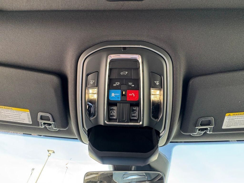 2025 Jeep Grand Cherokee Altitude - Photo 29