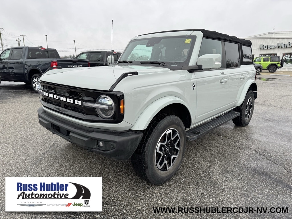 2022 Ford Bronco 4-Door Outer Banks's photo