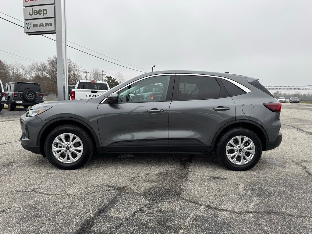 2023 Ford Escape Active photo 2
