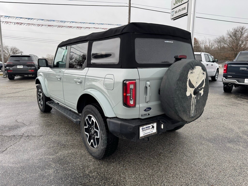 2022 Ford Bronco Outer Banks photo 3