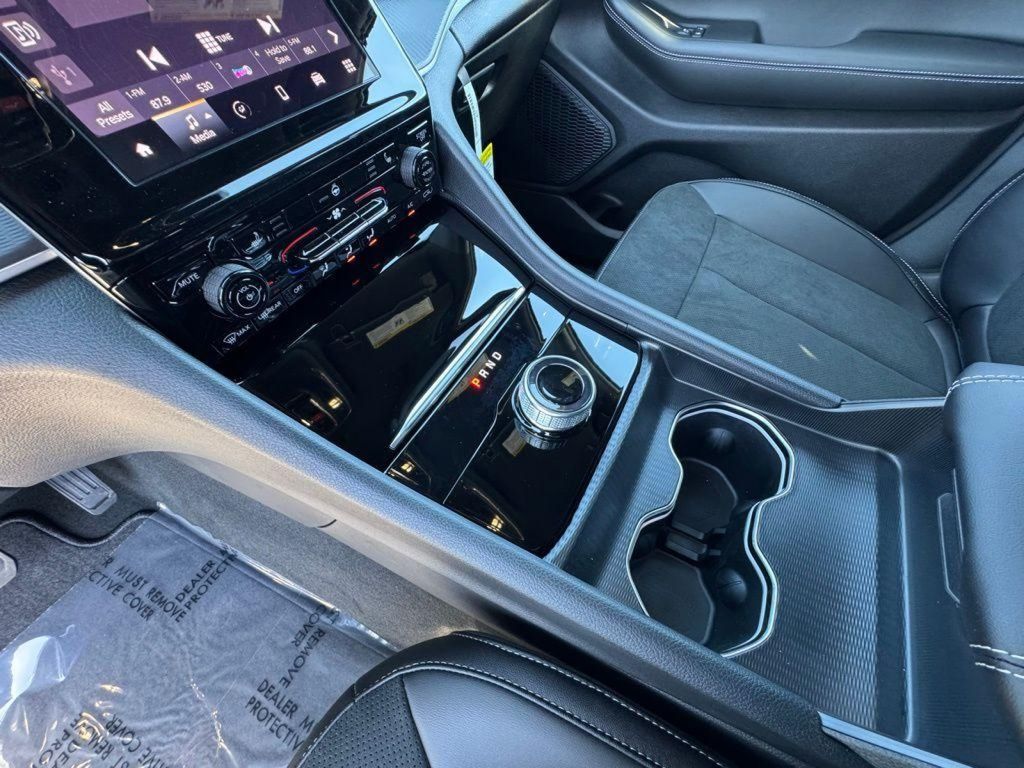 2025 Jeep Grand Cherokee Altitude - Photo 29