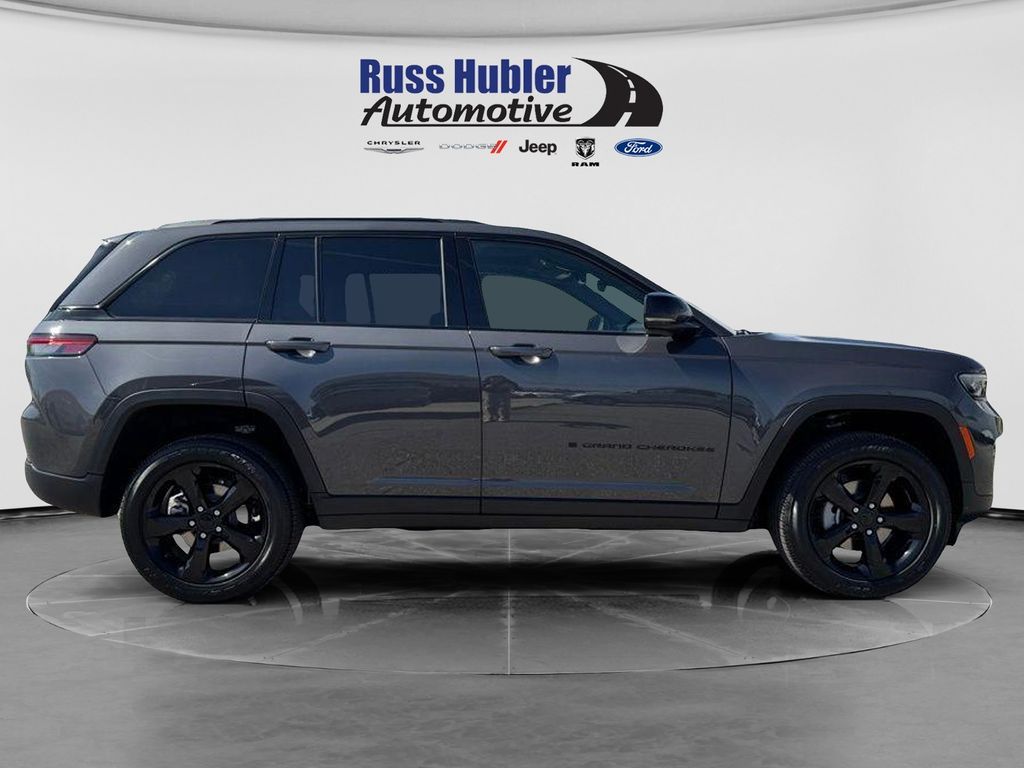 2025 Jeep Grand Cherokee Altitude - Photo 9