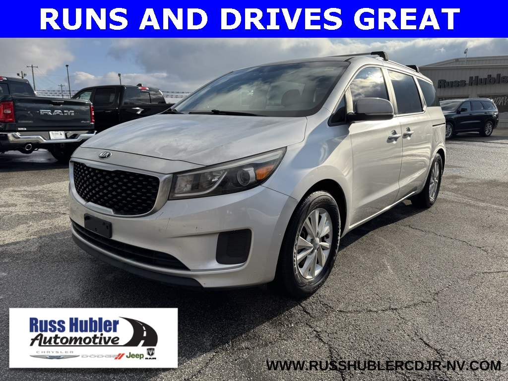 2016 Kia Sedona LX's photo