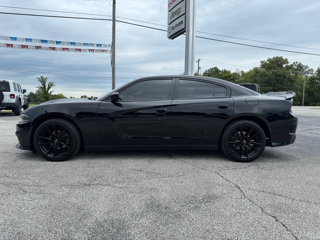 Used 2020 Dodge Charger SXT with VIN 2C3CDXBG0LH144415 for sale in North Vernon, IN