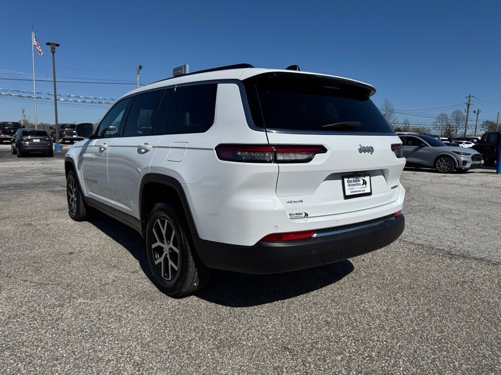 2025 Jeep Grand Cherokee Limited photo 3