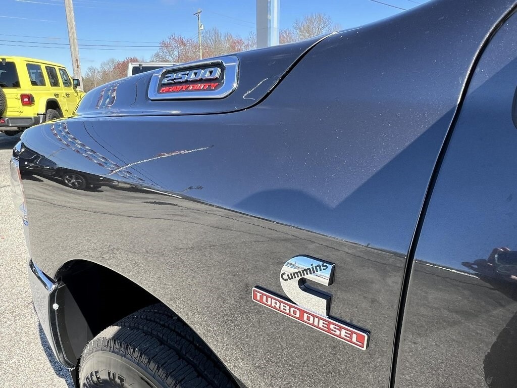 2024 Ram 2500 Tradesman photo 3
