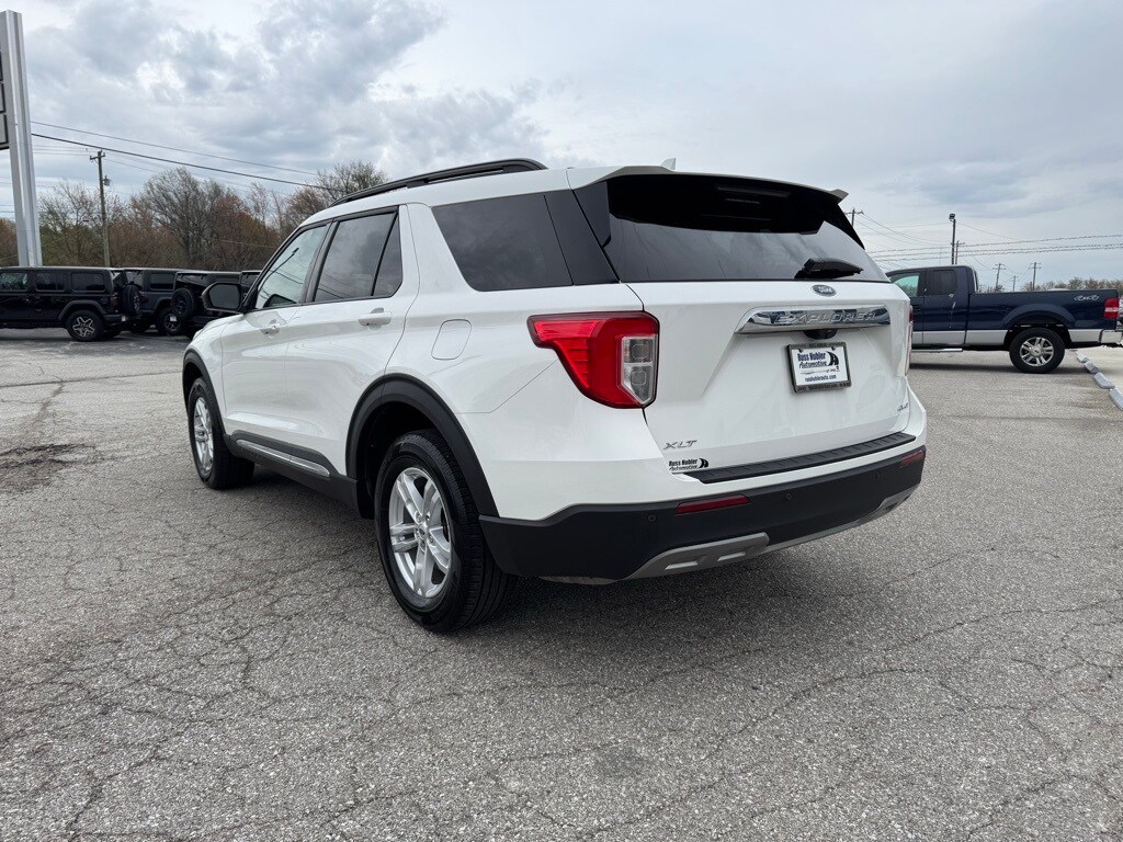 2022 Ford Explorer XLT photo 3