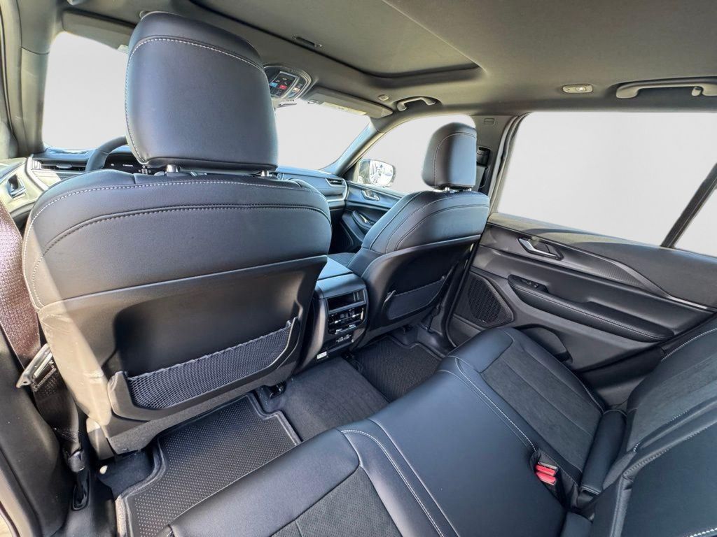 2025 Jeep Grand Cherokee Altitude - Photo 13