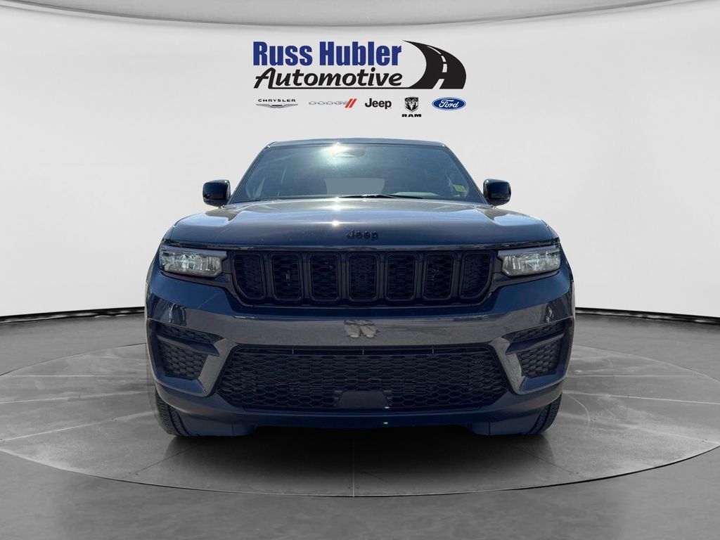 2025 Jeep Grand Cherokee Altitude - Photo 11