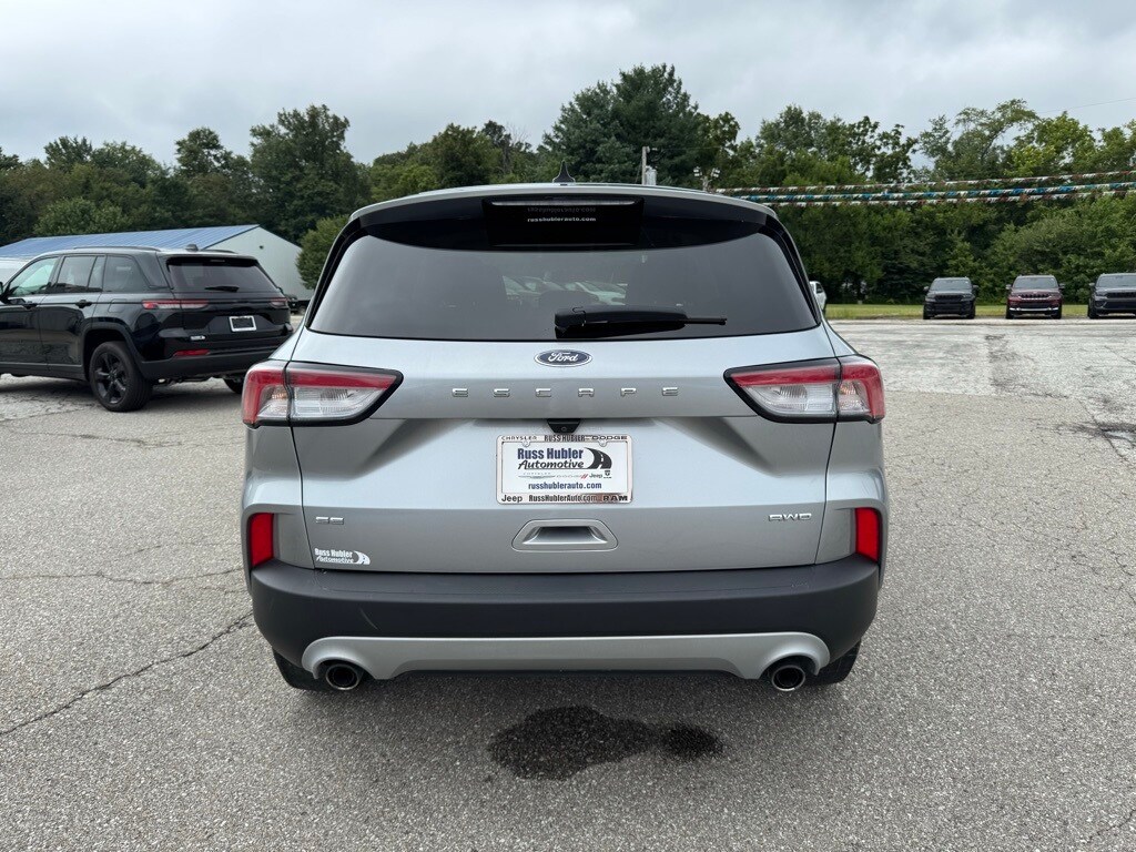 2022 Ford Escape SE photo 4