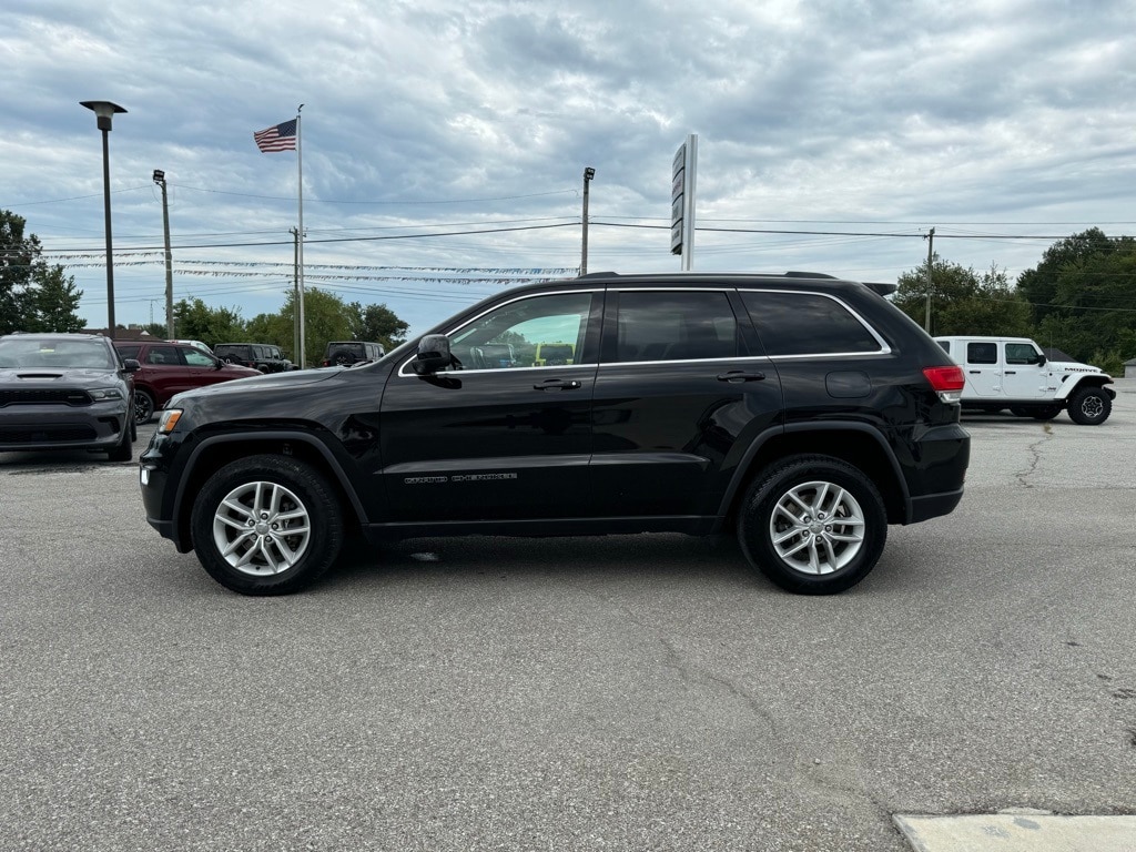 Used 2018 Jeep Grand Cherokee Laredo E with VIN 1C4RJFAG5JC314648 for sale in North Vernon, IN