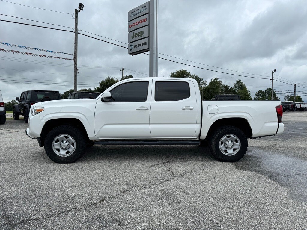 2022 Toyota Tacoma SR photo 2