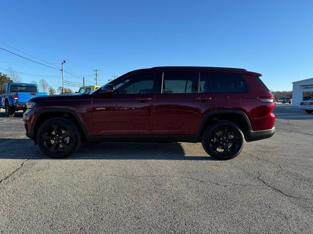 2025 Jeep Grand Cherokee Limited photo 2